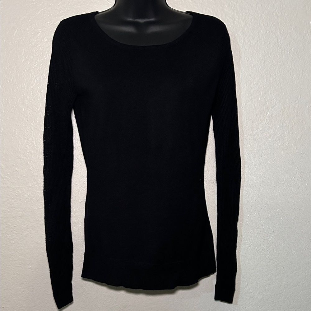 Express Women's Black Crew Neck Sweater